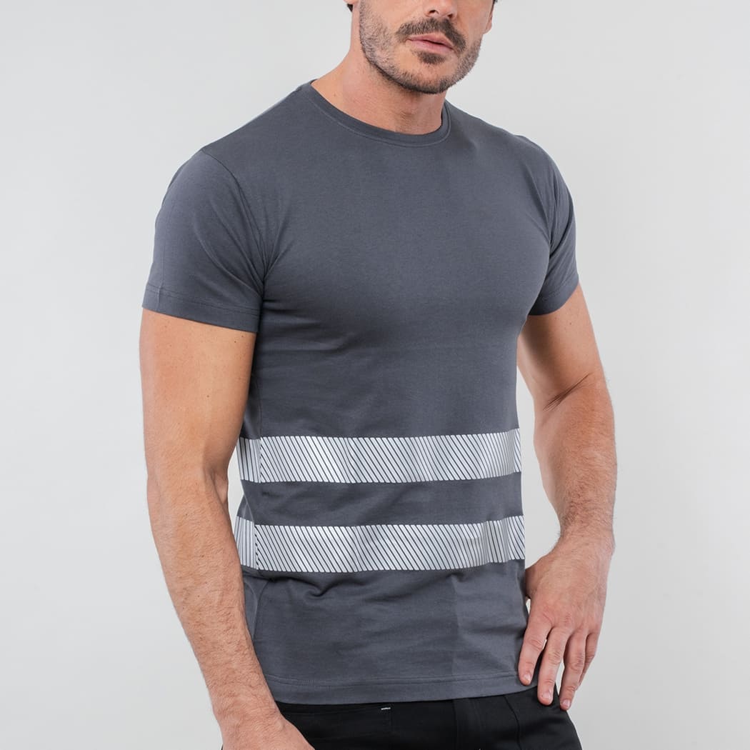 T-SHIRT-CON-STAMPA-RINFRANGENTE